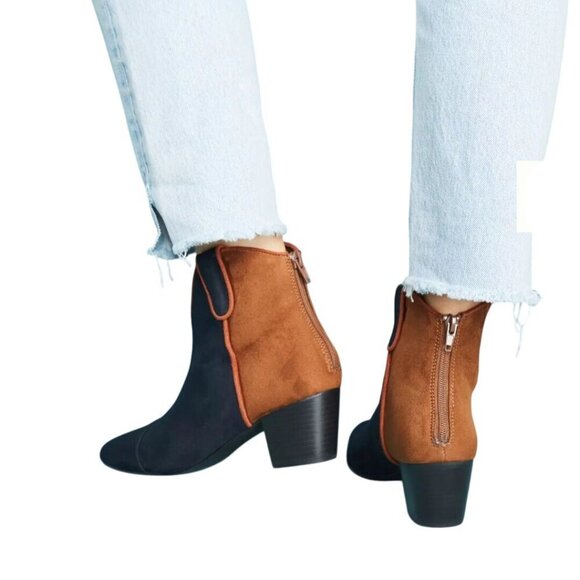 Vanessa Wu Anthropologie Colorblock Western Ankle Boots Navy Tan Size 39/9 - Picture 4 of 11